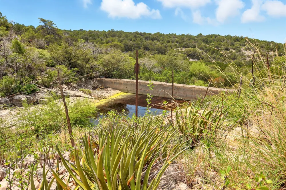1922 SD 65071 Rocksprings, TX 78880