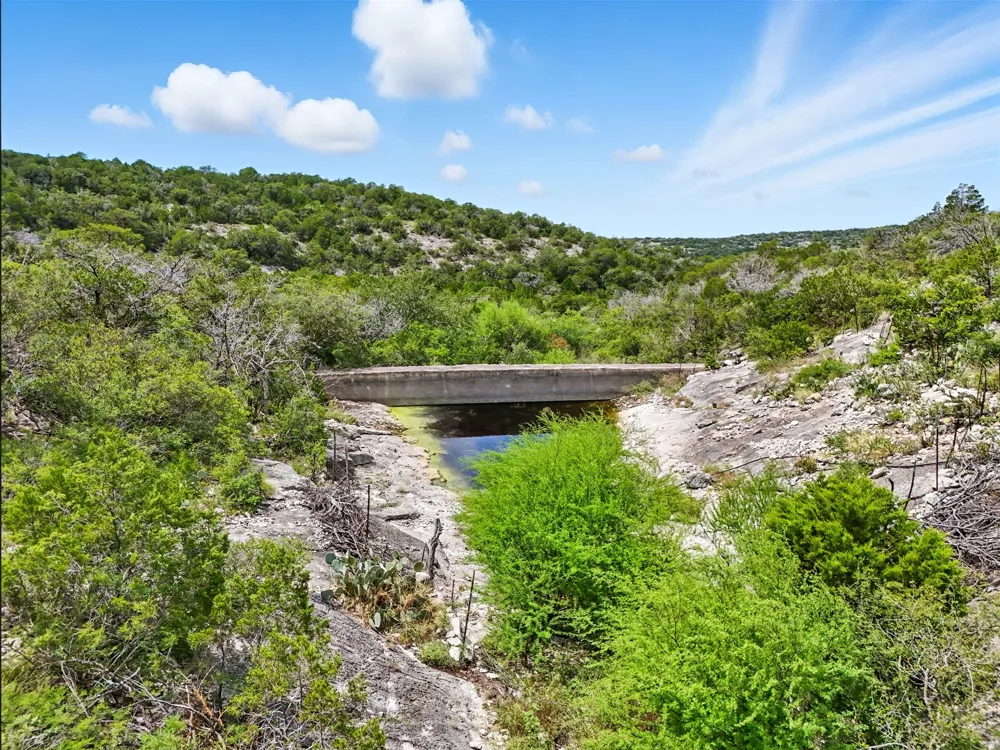 1922 SD 65071 Rocksprings, TX 78880