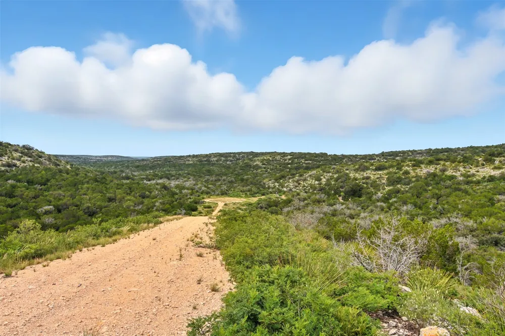 1922 SD 65071 Rocksprings, TX 78880