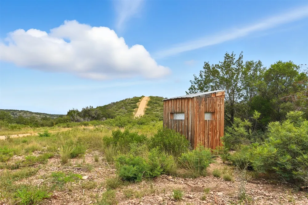 1922 SD 65071 Rocksprings, TX 78880