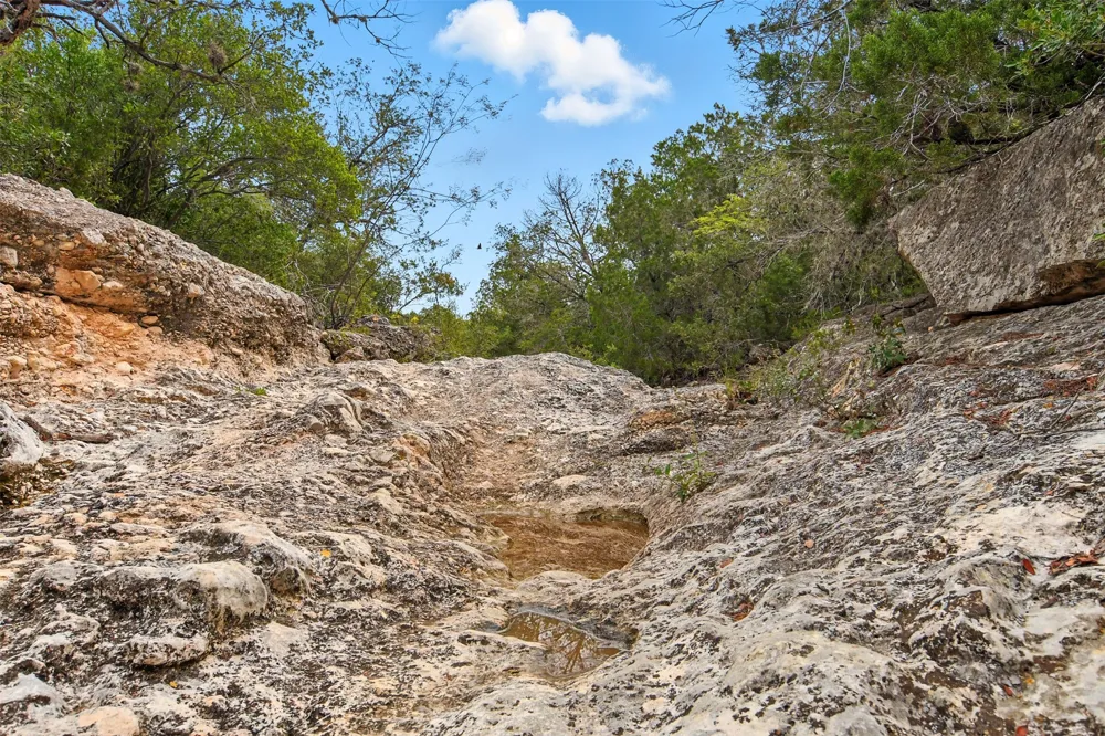 1922 SD 65071 Rocksprings, TX 78880