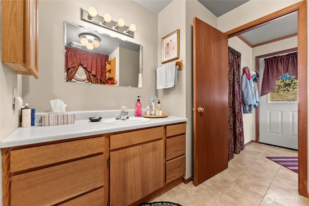 54 B Ross Road #B Twisp, WA 98856