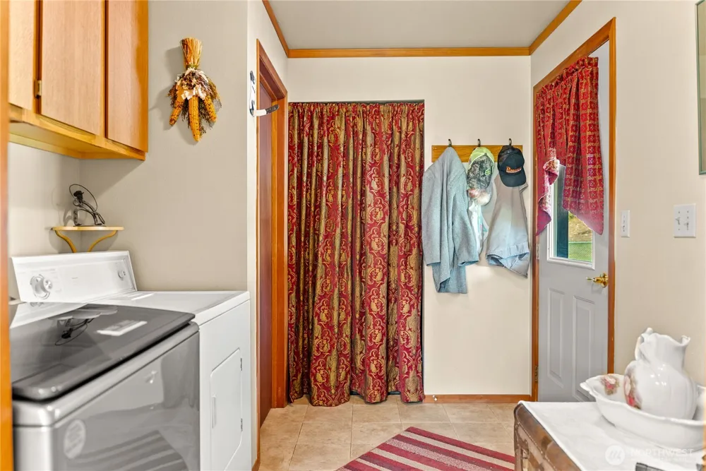 54 B Ross Road #B Twisp, WA 98856