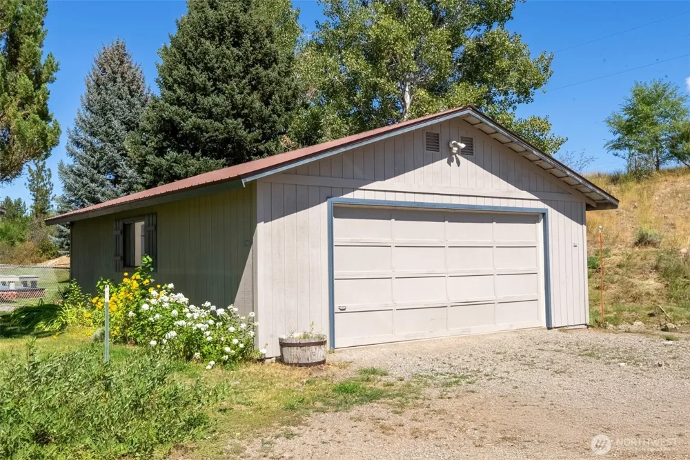 54 B Ross Road #B Twisp, WA 98856