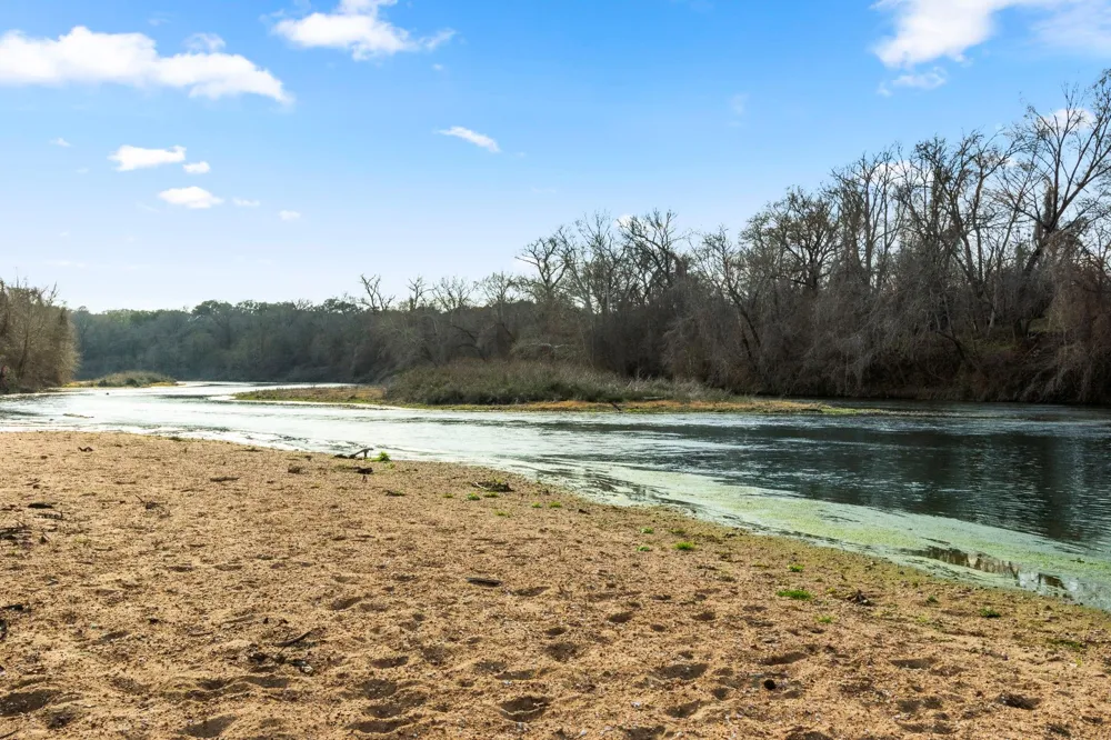 Shaws Bend Rd Columbus, TX 78934