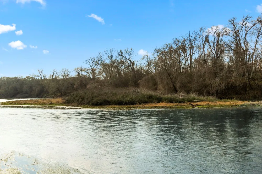 Shaws Bend Rd Columbus, TX 78934