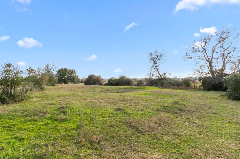 Shaws Bend Rd Columbus, TX 78934
