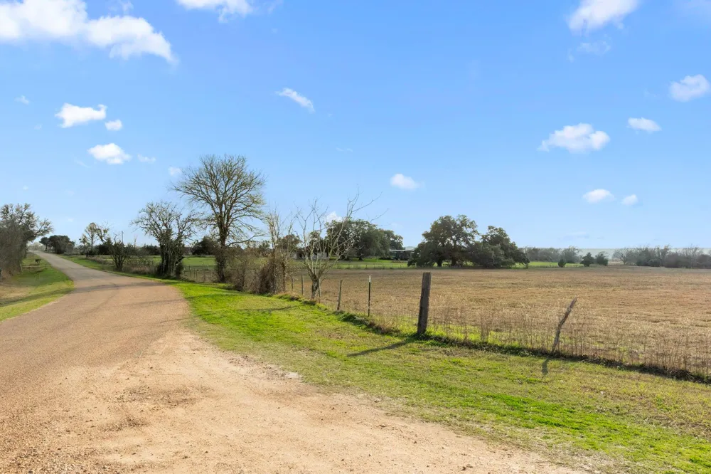 Shaws Bend Rd Columbus, TX 78934