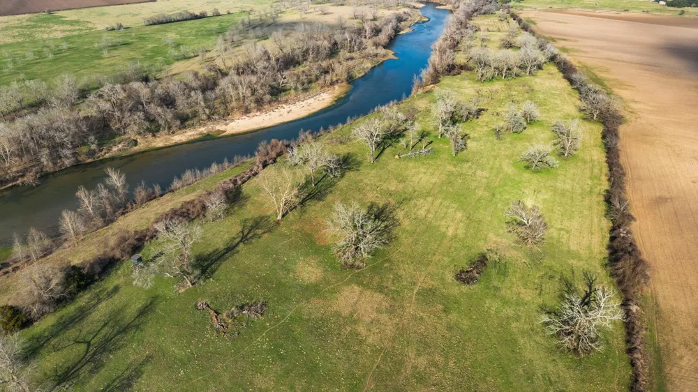 Shaws Bend Rd Columbus, TX 78934