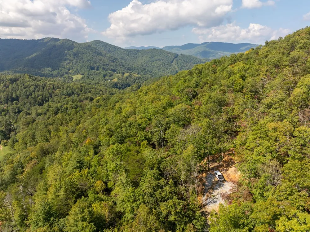 Cedar Creek Farm Road Tuckasegee, NC 28783