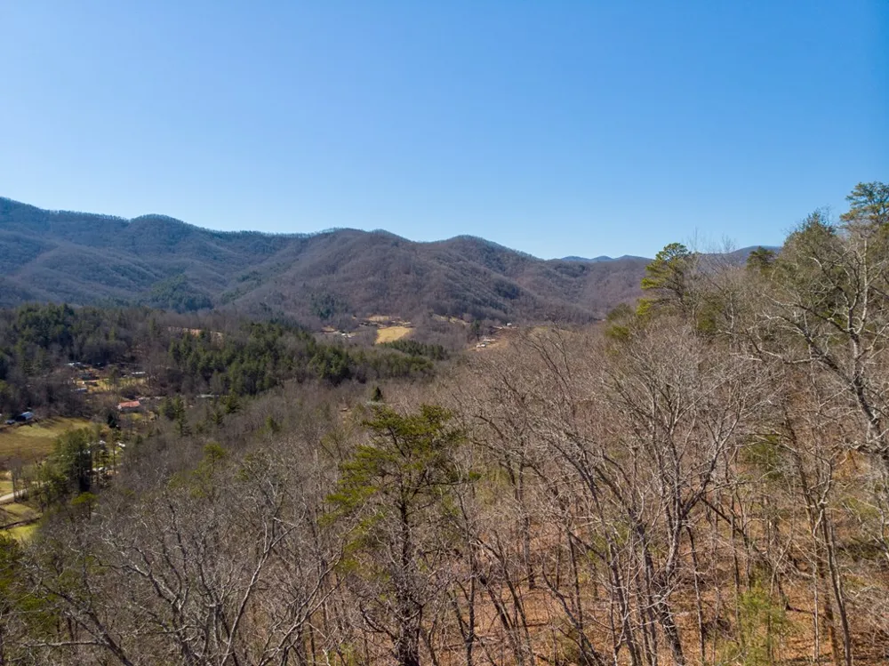 Cedar Creek Farm Road Tuckasegee, NC 28783