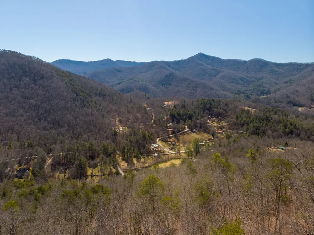 Cedar Creek Farm Road Tuckasegee, NC 28783