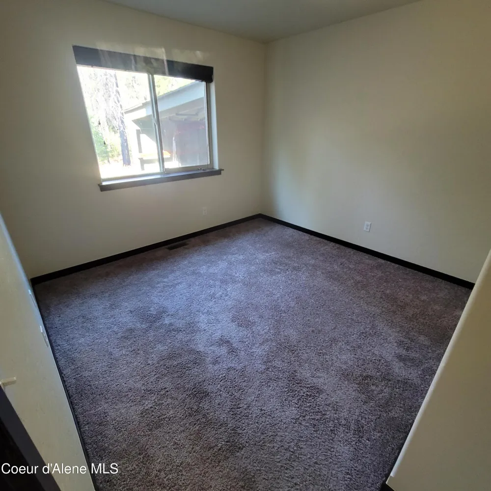 32647 TAHOE DRIVE Spirit Lake, ID 83869
