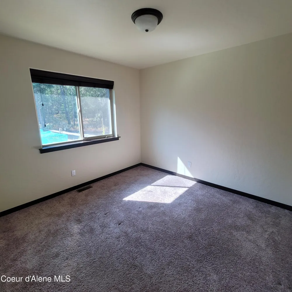 32647 TAHOE DRIVE Spirit Lake, ID 83869