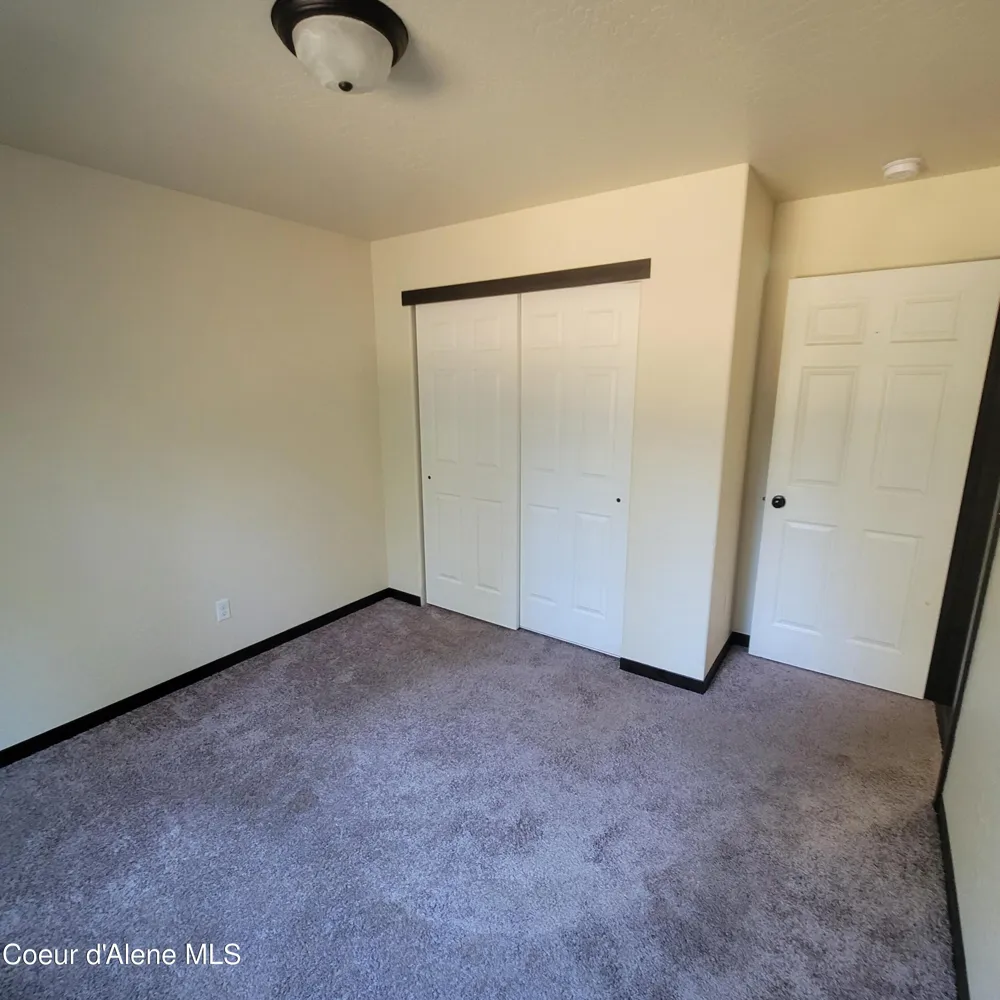 32647 TAHOE DRIVE Spirit Lake, ID 83869