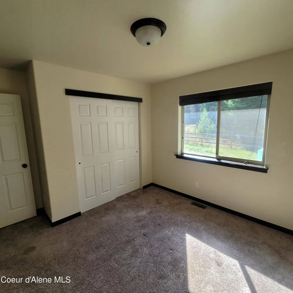 32647 TAHOE DRIVE Spirit Lake, ID 83869