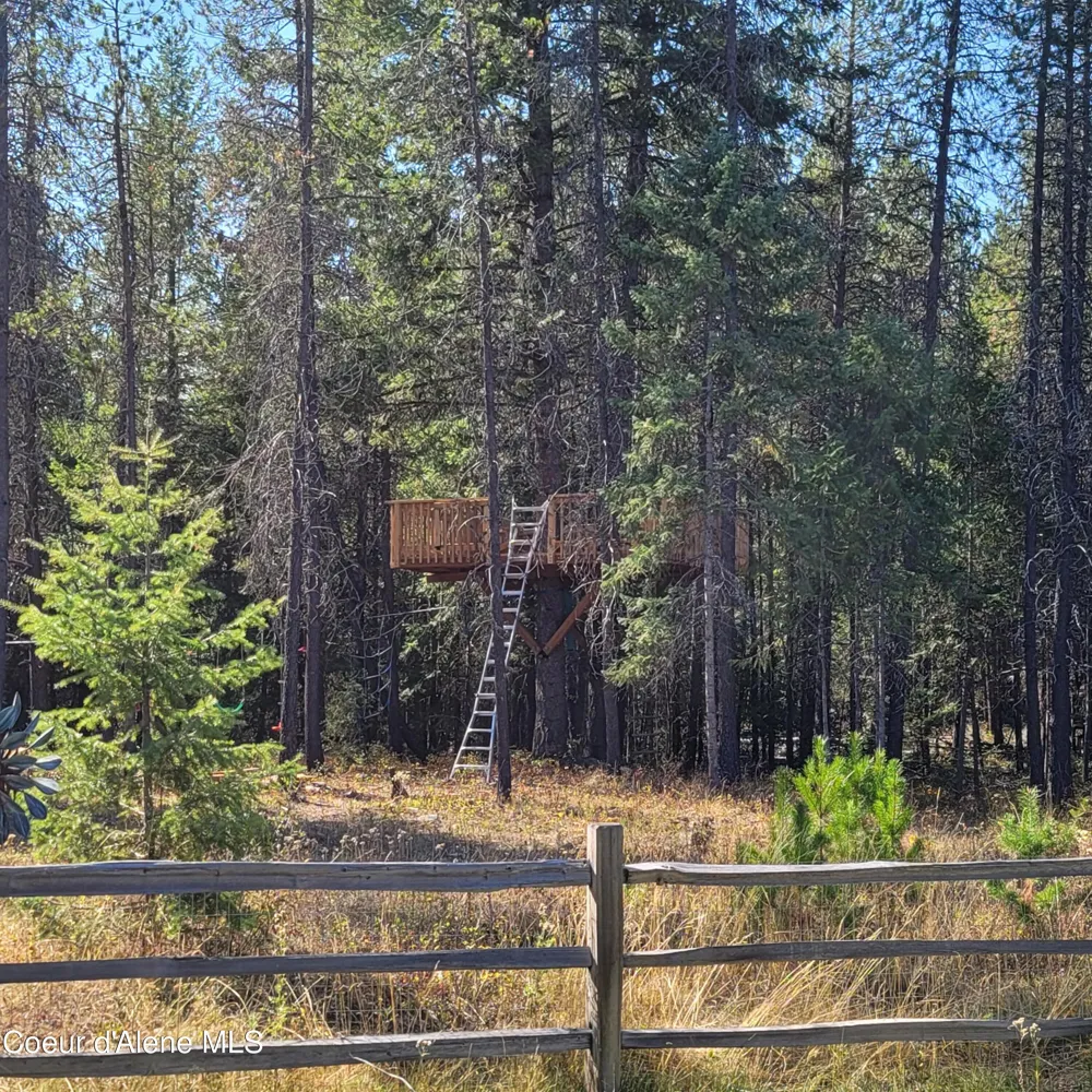 32647 TAHOE DRIVE Spirit Lake, ID 83869