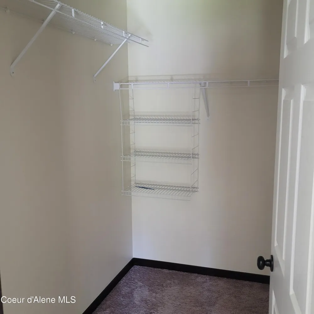 32647 TAHOE DRIVE Spirit Lake, ID 83869