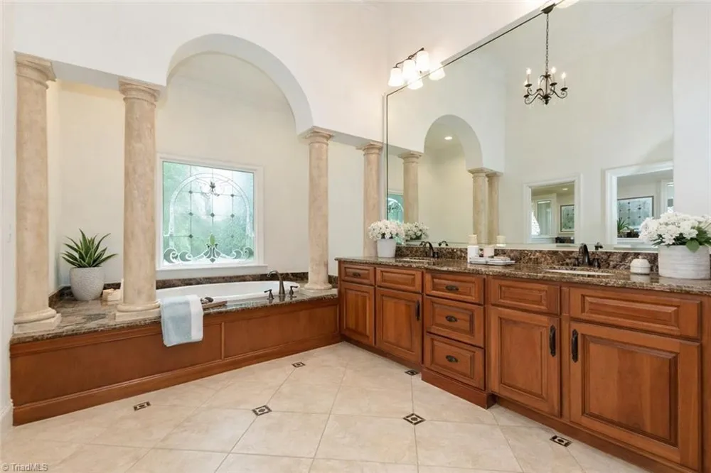 7303 Horseshoe Bend Trail Summerfield, NC 27358