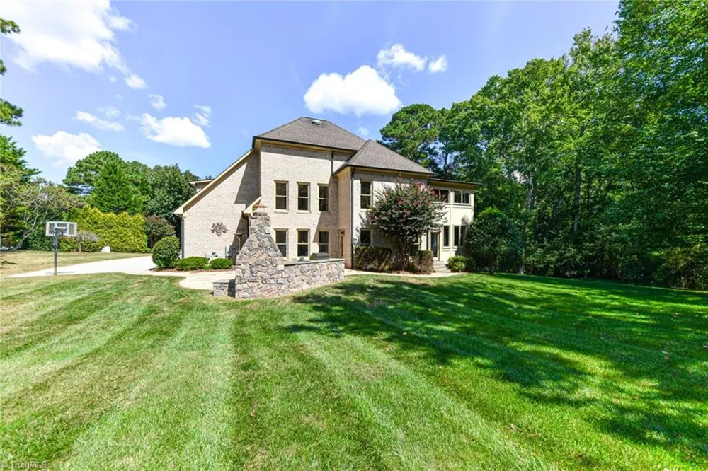 7303 Horseshoe Bend Trail Summerfield, NC 27358