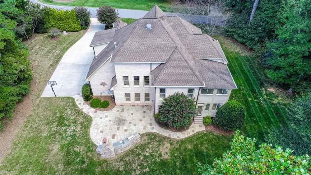 7303 Horseshoe Bend Trail Summerfield, NC 27358