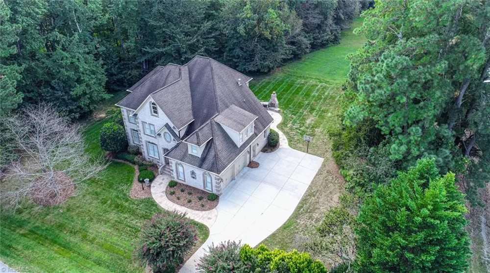 7303 Horseshoe Bend Trail Summerfield, NC 27358