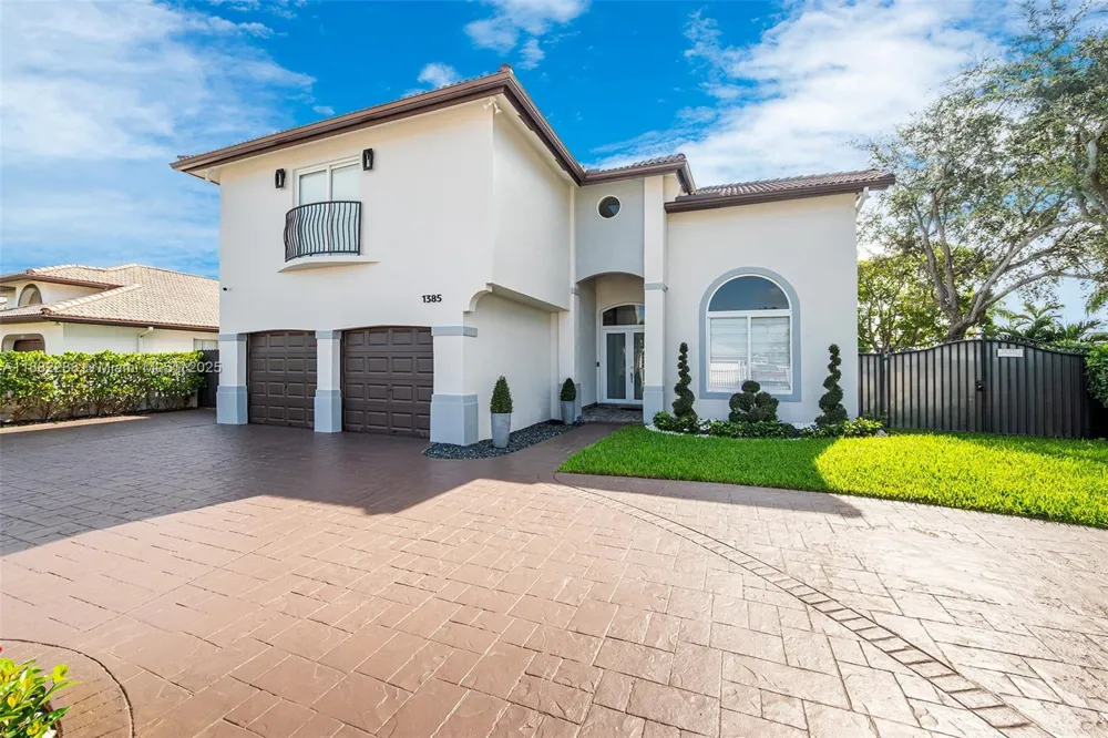 1385 SW 143rd Ct Miami, FL 33184