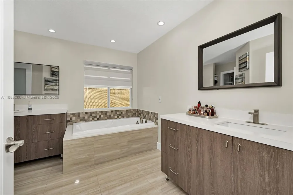 1385 SW 143rd Ct Miami, FL 33184