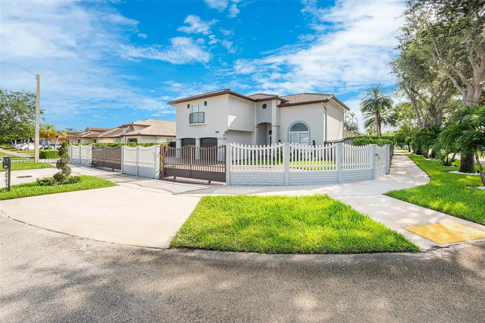 1385 SW 143rd Ct Miami, FL 33184