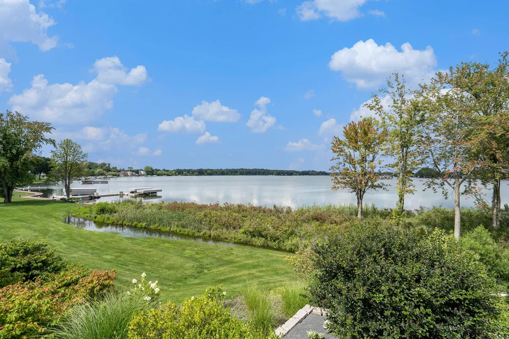 12284 Crowne Pointe Drive ##11 Vicksburg, MI 49097