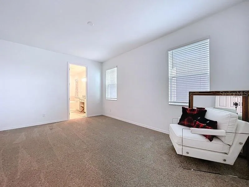 2450 SUNNY PEBBLE LOOP Zephyrhills, FL 33540