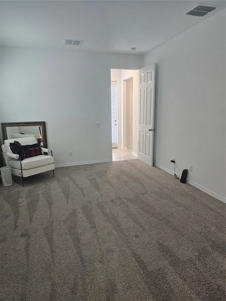 2450 SUNNY PEBBLE LOOP Zephyrhills, FL 33540