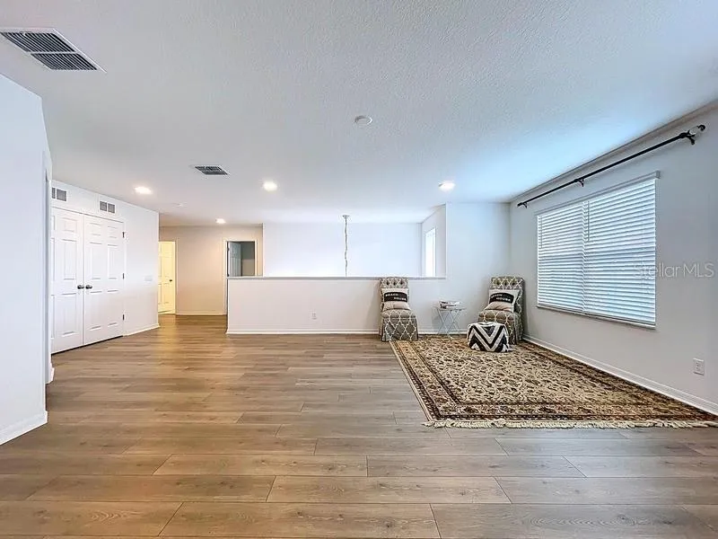 2450 SUNNY PEBBLE LOOP Zephyrhills, FL 33540
