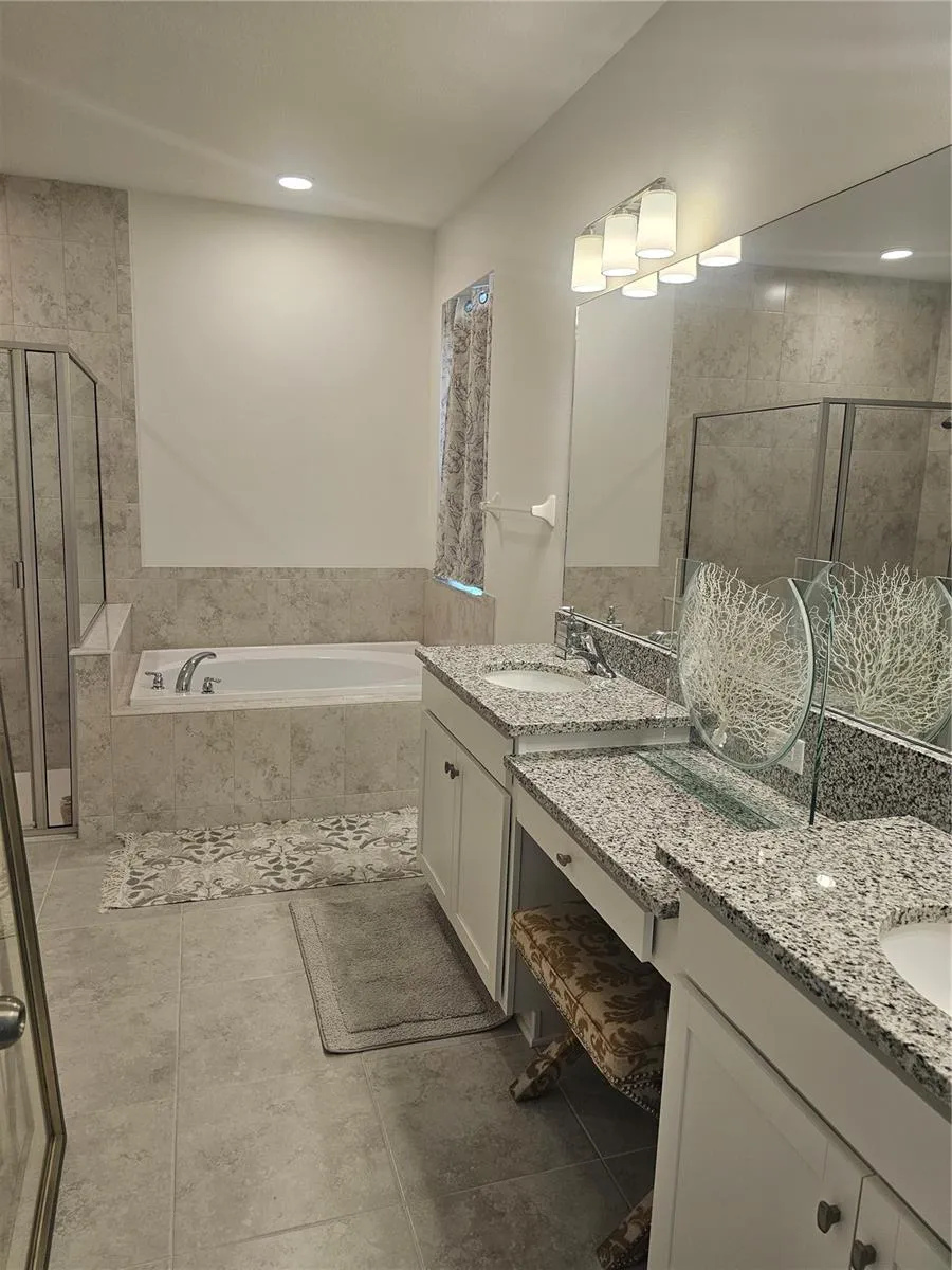 2450 SUNNY PEBBLE LOOP Zephyrhills, FL 33540