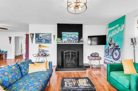 20 S Walnut St