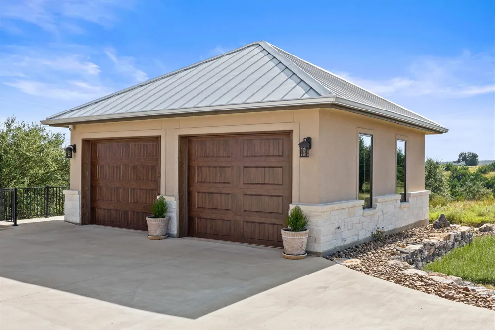 234 Elk Run Cove Blanco, TX 78606