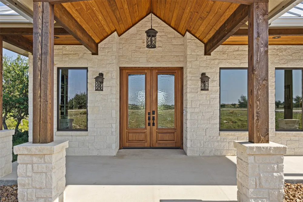 234 Elk Run Cove Blanco, TX 78606