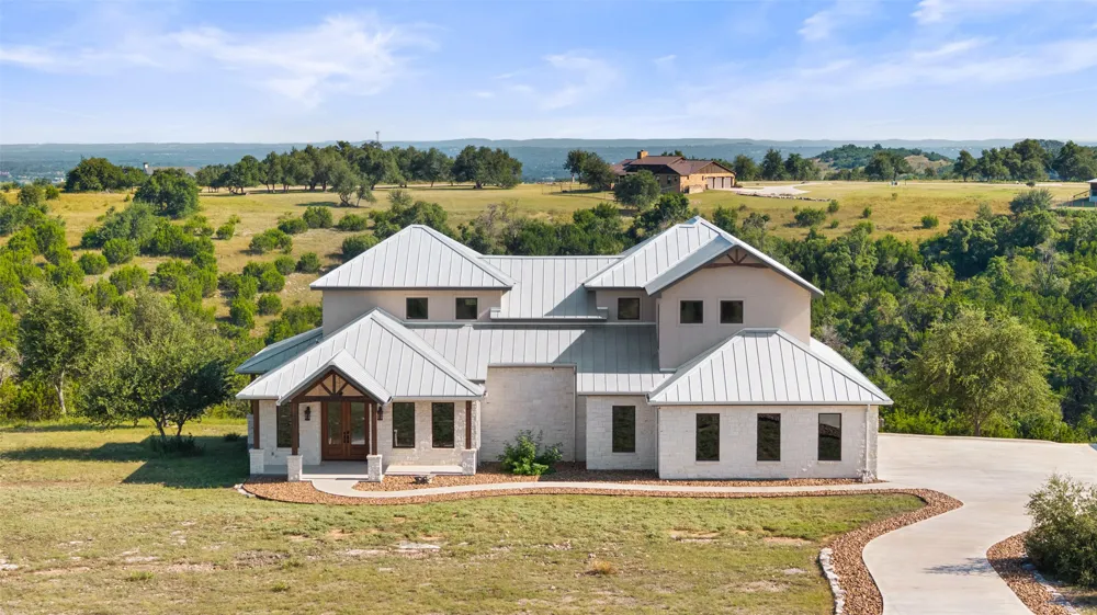 234 Elk Run Cove Blanco, TX 78606