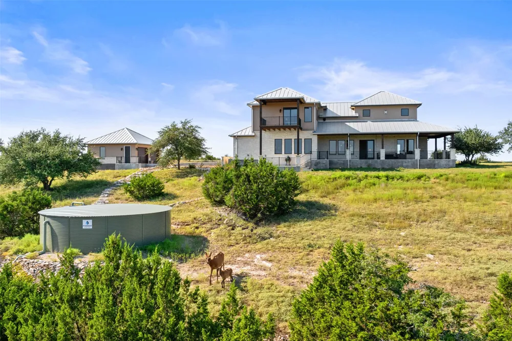 234 Elk Run Cove Blanco, TX 78606