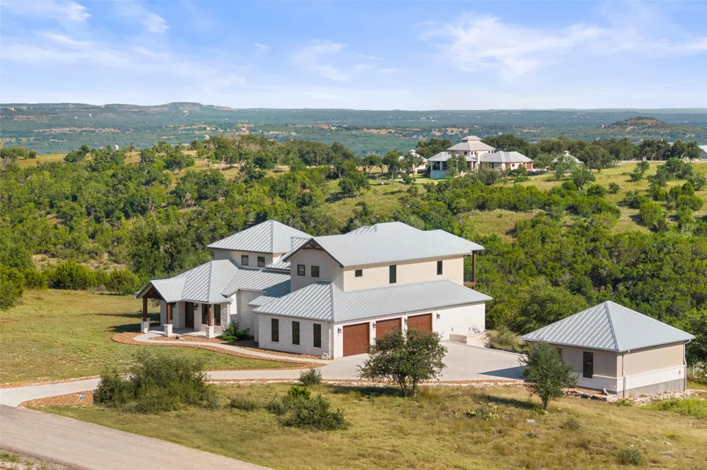 234 Elk Run Cove Blanco, TX 78606