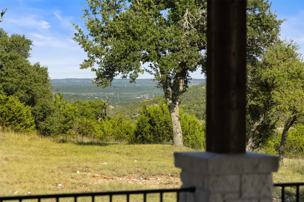 234 Elk Run Cove Blanco, TX 78606