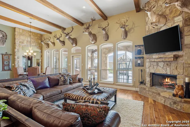 8841 Fm 775 La Vernia, TX 78121