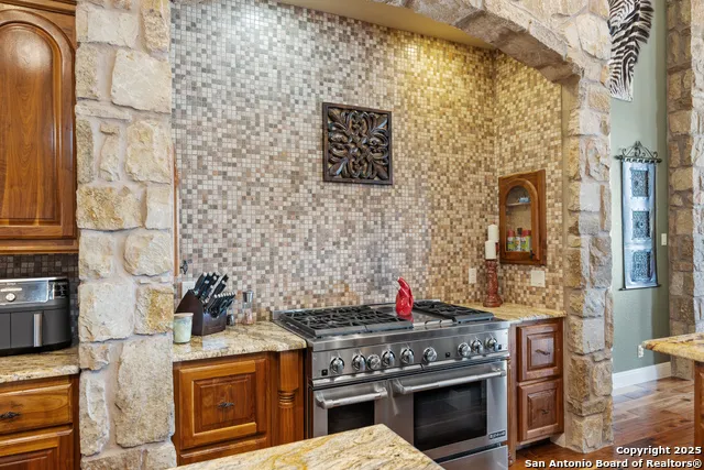 8841 Fm 775 La Vernia, TX 78121