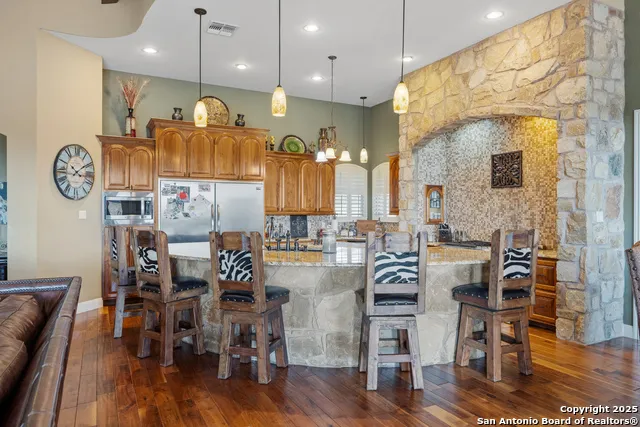 8841 Fm 775 La Vernia, TX 78121