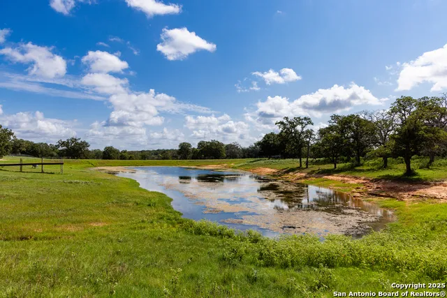 8841 Fm 775 La Vernia, TX 78121