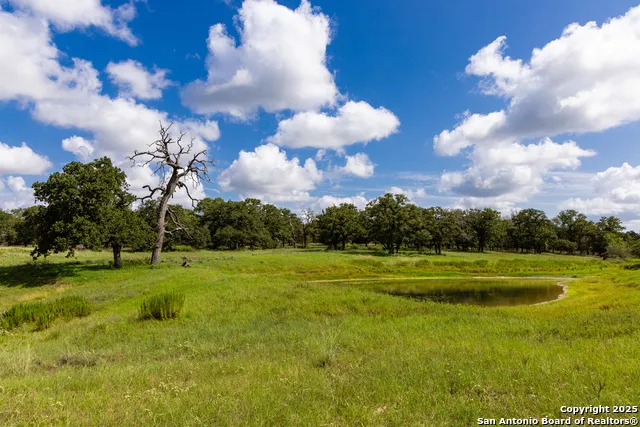 8841 Fm 775 La Vernia, TX 78121