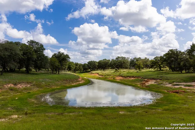 8841 Fm 775 La Vernia, TX 78121