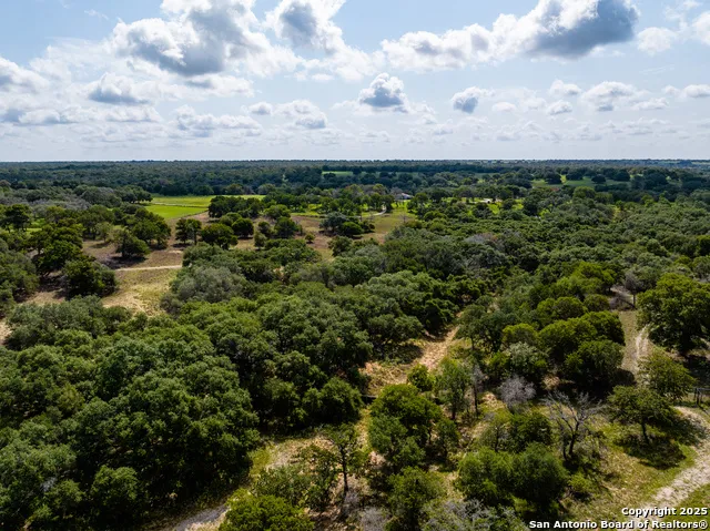 8841 Fm 775 La Vernia, TX 78121