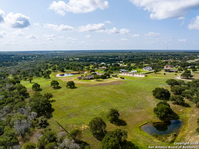 8841 Fm 775 La Vernia, TX 78121