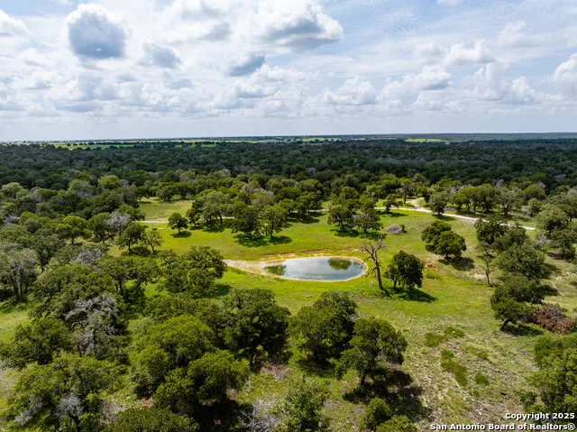 8841 Fm 775 La Vernia, TX 78121